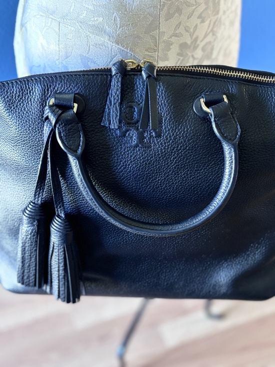 Tory Burch Thea Medium Slouchy Satchel in Pebble Black - Picture 4 of 14